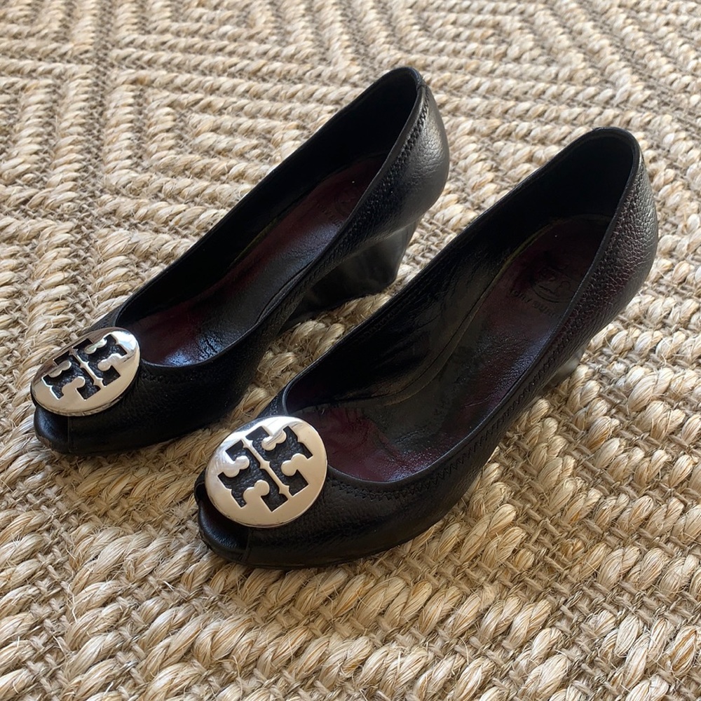 Tory Burch Sally Wedge, size 7